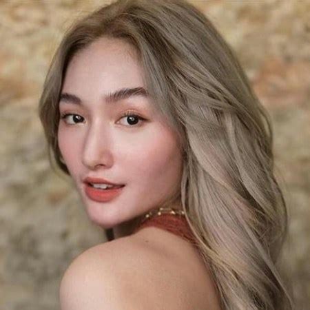 Sachzna Laparan Archives .